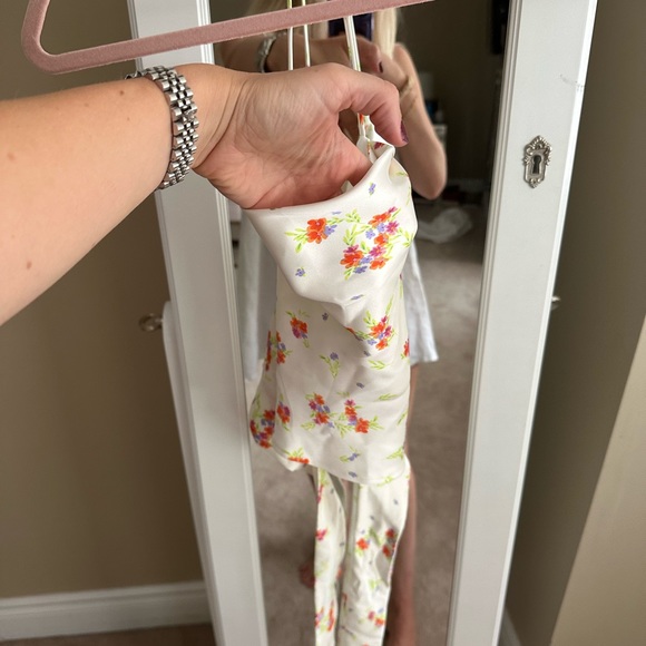 2/$20 Zara floral romantic tie back style halter top size small never worn - Picture 3 of 7